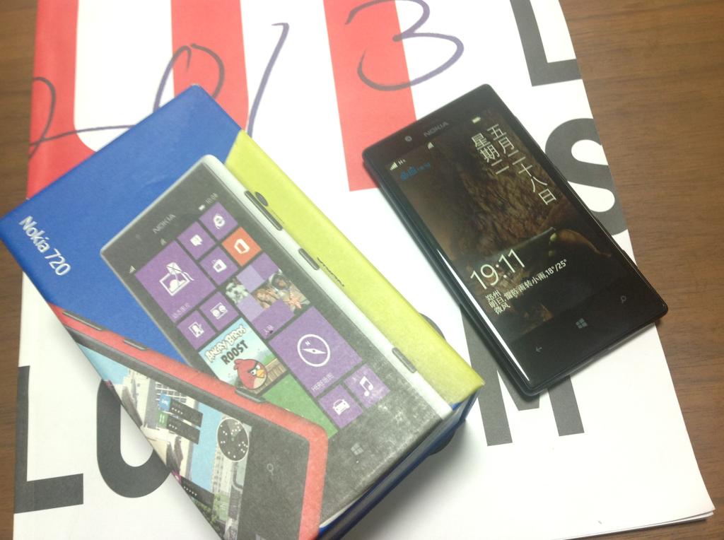 全新行货，做活动送的lumia720一部，想换一部nexus4玩