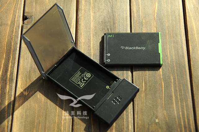 Blackberry 黑莓9900 9930 9981手机电池充电器 线充 直充 座充