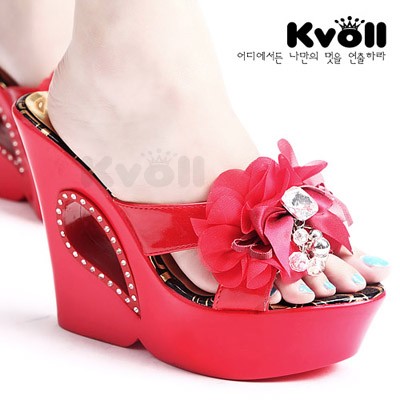 Kvoll凉拖鞋红色可爱花饰蝴蝶结水钻厚底高跟坡跟漆皮