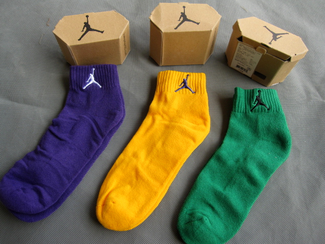 收藏极品AIR JORDAN乔丹三色纪念版袜子AJ袜子/短袜（5双包邮）