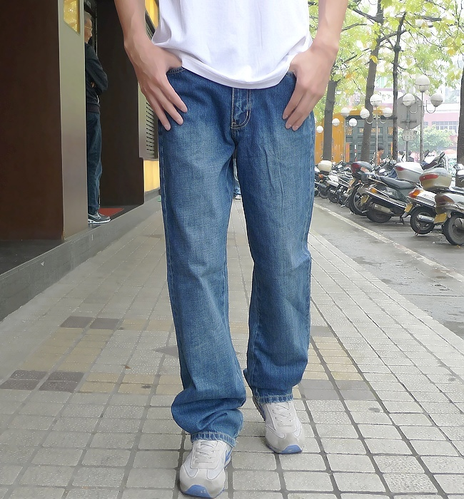 新款正品88841013班尼路男装中腰直筒全棉牛仔裤（有问题）