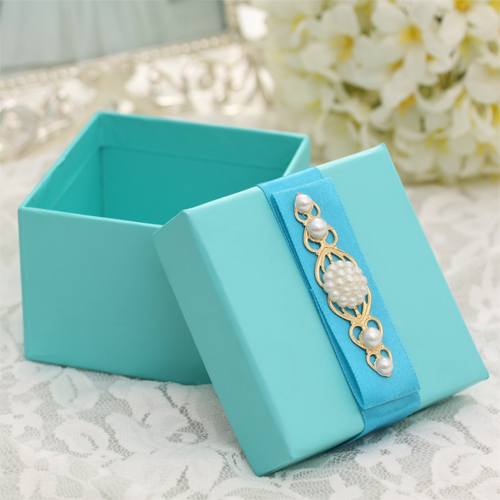 2012新款 蓝色 硬纸板喜糖盒子 缎带贴钻 个性礼品盒子 糖果包装