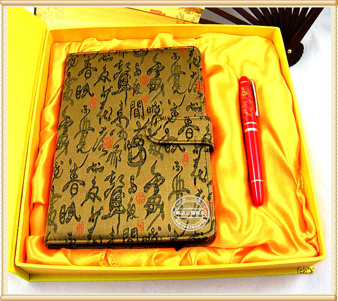 南京云锦特色会议礼品笔记本+笔紫色送外国朋友的特色工艺礼品