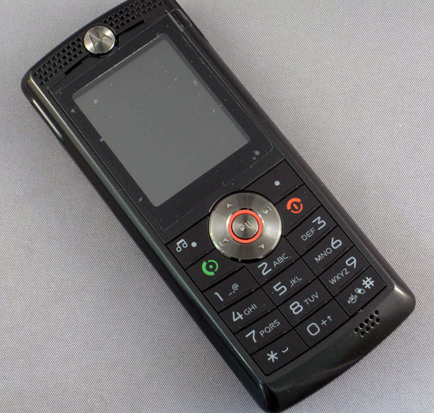 Motorola/摩托罗拉 W388 直板 音乐手机 老人手机 收音机 包邮！