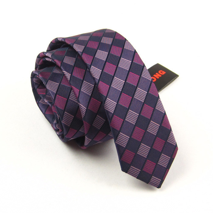 四皇冠 新款时尚男士休闲领带 5.5CM紫色紫红方格子窄领带106