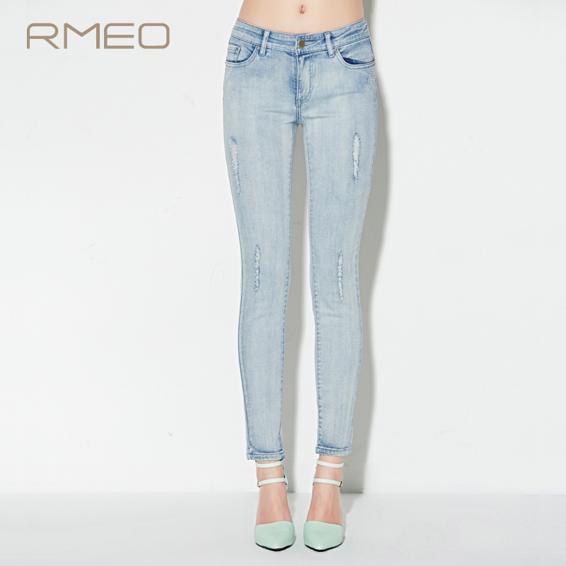 RMEO/浪漫一身2015夏装新款 水洗磨白字母烫钻破洞小脚牛仔裤