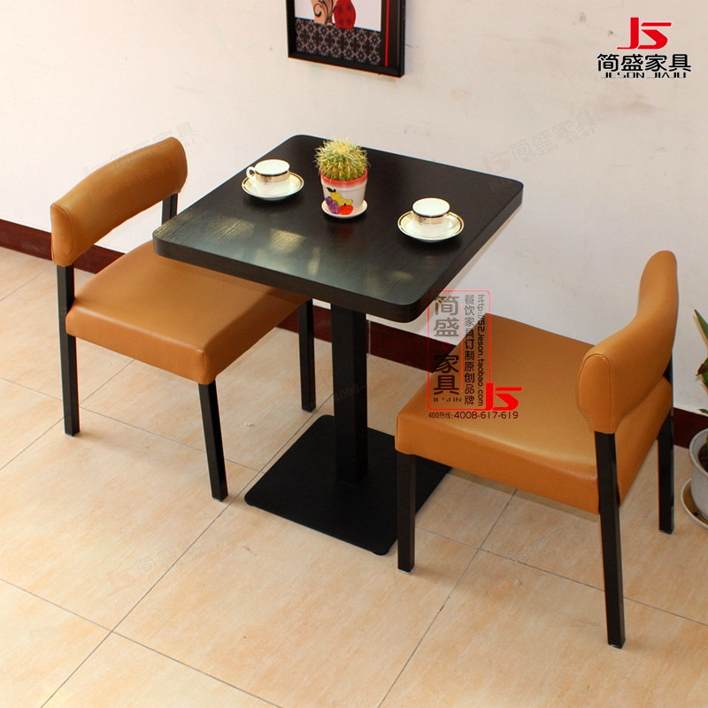 黄色皮革软包仿木咖啡厅桌椅 奶茶冷饮店一桌两椅组合 甜品店椅子