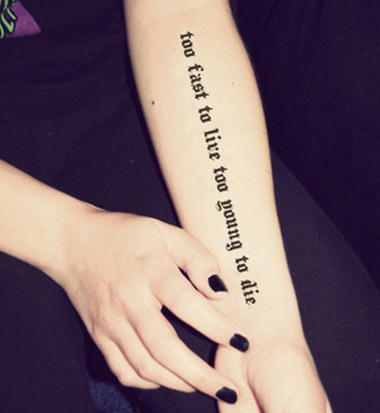 英文纹身贴纸字母权志龙手臂G-Dragon防水仿真男女纹身贴刺青GD