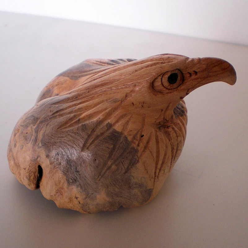 特价印尼手工实木雕刻鹰头雕像动物根雕工艺品木质家居饰品小摆件