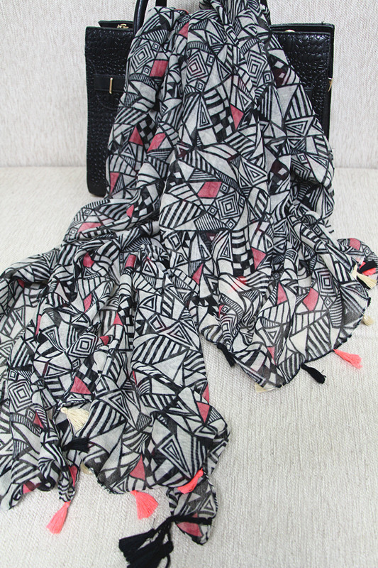 2013新款外贸波西米亚几何图形荧光流苏女士围巾围脖披肩