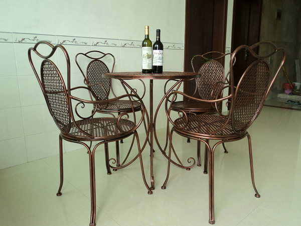 欧式简约现代铁艺室外庭院阳台桌子三件套装组合金属桌休闲靠背椅