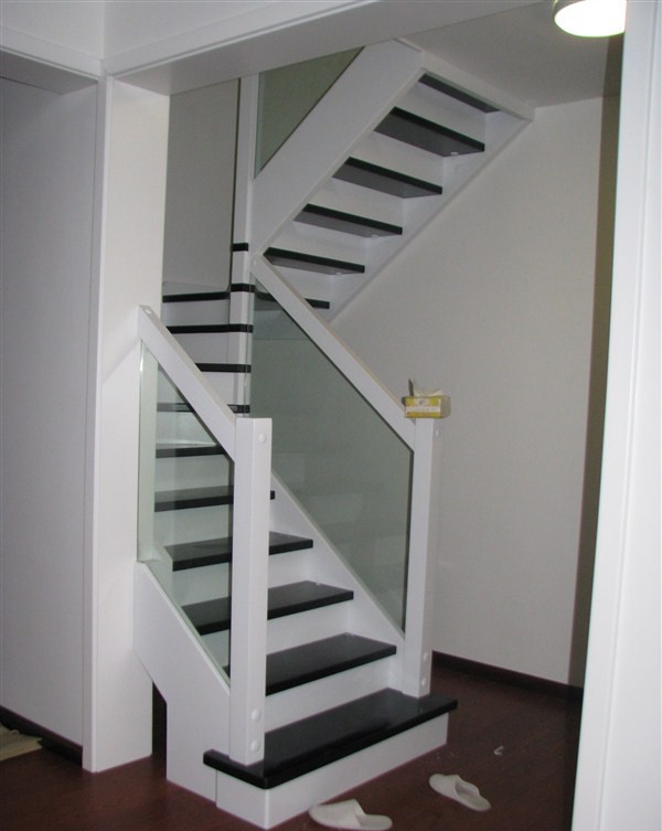 玻璃楼梯 钢玻楼梯 夹玻璃楼梯 复式楼梯 实木夹玻璃 简约楼梯