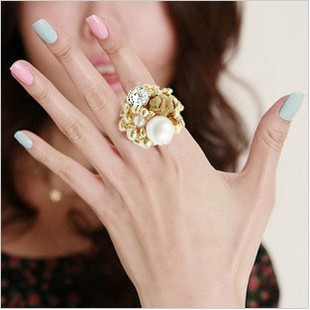 特价 戒指防身戒指 情侣戒指 创意 珍珠玫瑰花戒指 黄金色女批发