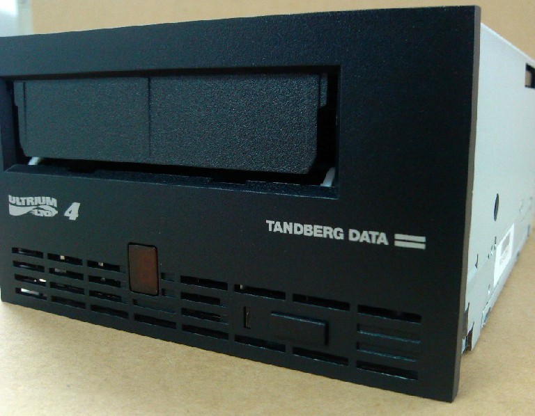 Tandberg（腾保）Data LTO4 FC FH 全高內置磁带机 原装行货