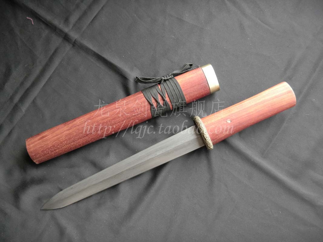 龙泉宝剑 工艺品 居家装饰 收藏 红木花纹钢短剑 不开刃
