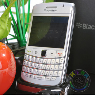 冲三钻 黑莓9700全新6.0系统三码合一送手机底座原电4G卡