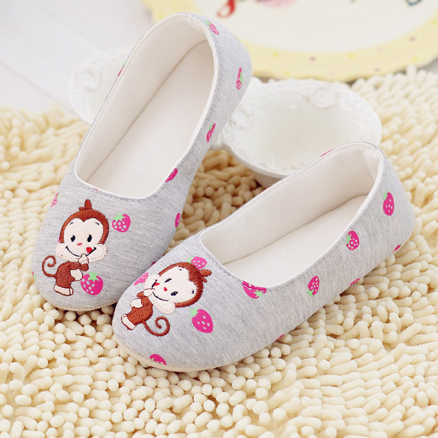 春夏卡通猴印花草莓月子鞋月子鞋 夏季透气防滑孕妇鞋舒适包跟