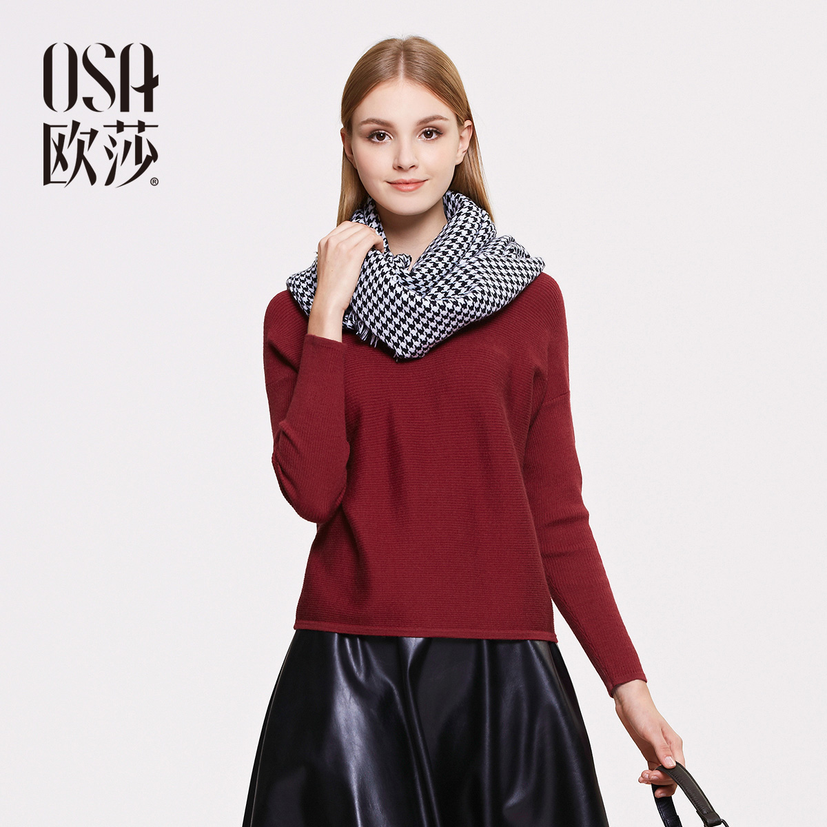 OSA欧莎2015冬季新品女装 时尚落肩长袖套头毛针织衫SE512099