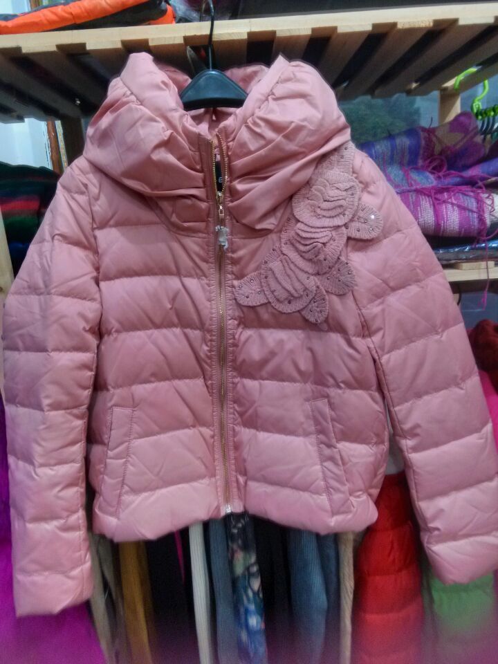 艾米尚冬季羽绒服女韩版短款时尚保暖外套正品泡泡领花朵羽绒衣