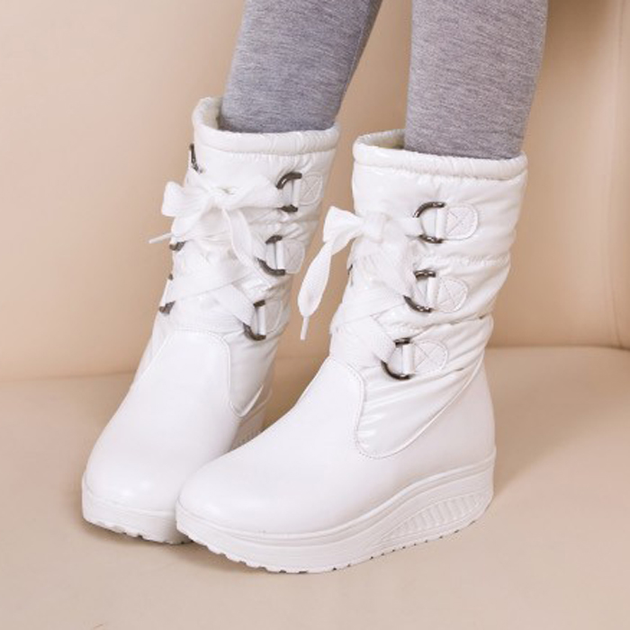 2013冬季新款中筒厚底雪地靴中跟平底防水台羽绒布漆皮女短靴棉鞋