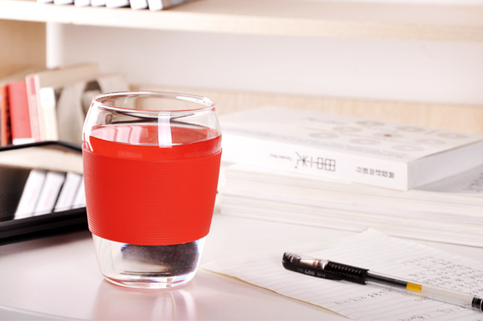 虹的微笑 双层防滑硅胶耐热玻璃马克杯 红色