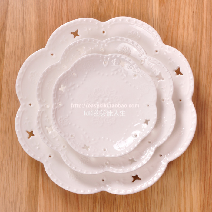 【kiki家】圆形蕾丝镂空盘/水果盘/浮雕白色蛋糕盘/250/500/800g