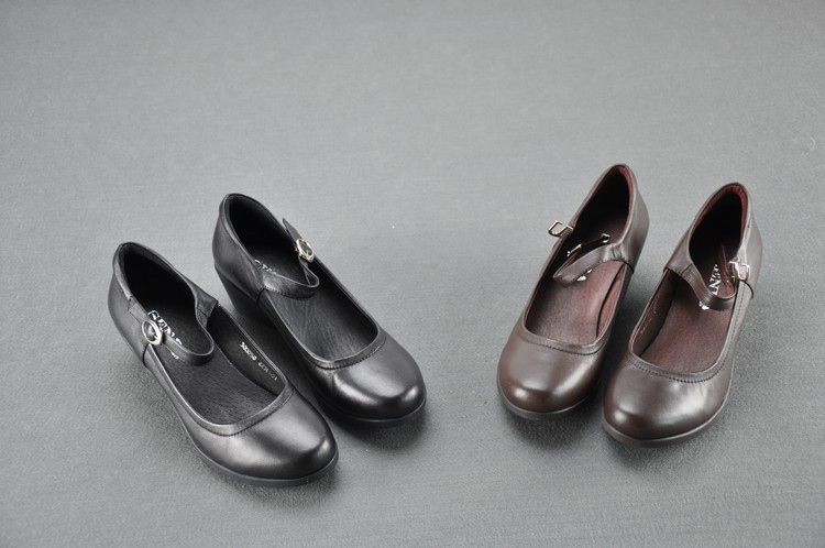 senda森达女鞋 正品专柜 新款低帮舒服坡跟女皮鞋3QQ05黑 咖啡