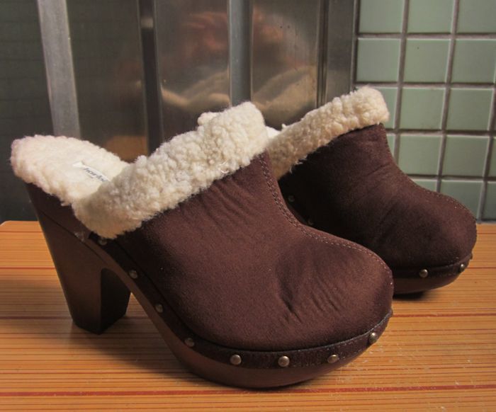 外贸原单 CHARLOTTE RUSSE 超纤绒面保暖毛毛拖鞋 大码毛拖鞋