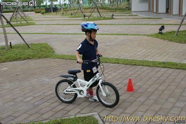 原装捷安特KJ182带辅轮16寸儿童自行车/童车 打开链接有学习教程