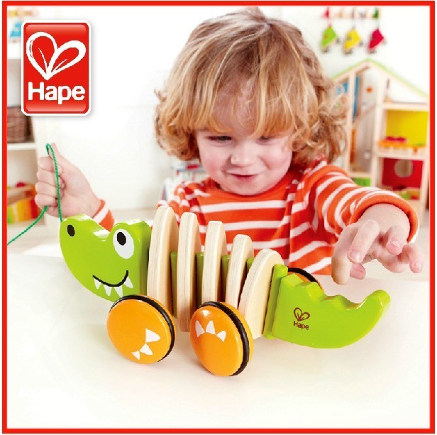 德国hape儿童玩具 拖拉鳄鱼 0-2岁益智 创意学步 走路摇尾巴 新品