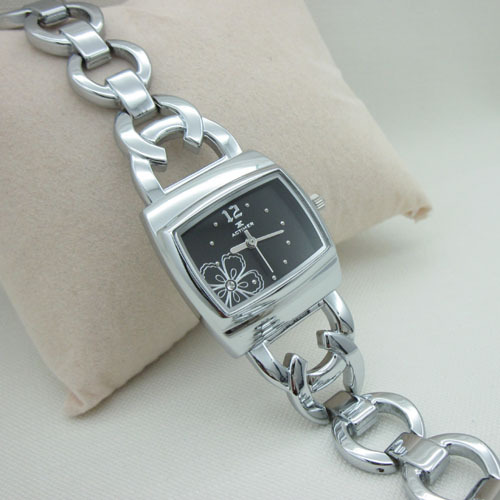 促销热卖正品牌流行新款时光爱客女表防水时装水钻钢带石英手表
