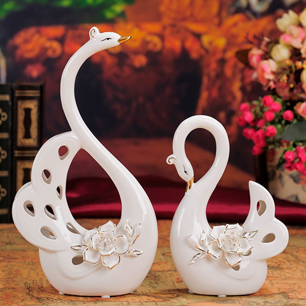 包邮 家居饰品陶瓷工艺装饰摆件现代创意结婚礼品描金玫瑰小天鹅