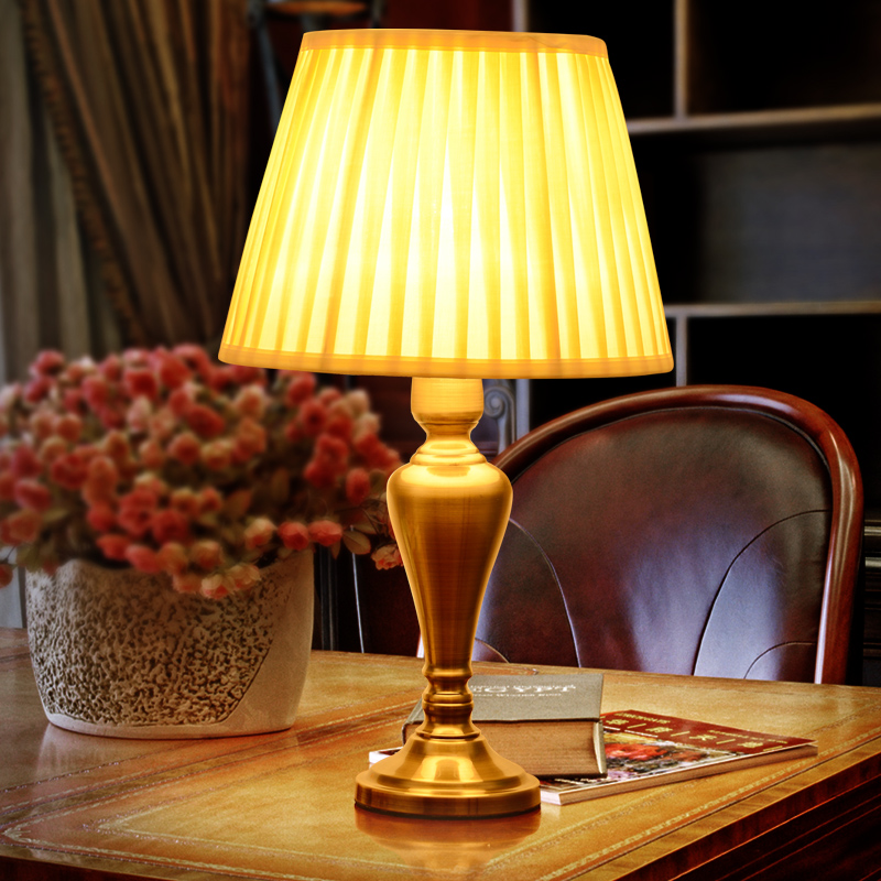 欧式台灯美式奢华复古铜创意客厅书房卧室床头灯简约现代装饰台灯
