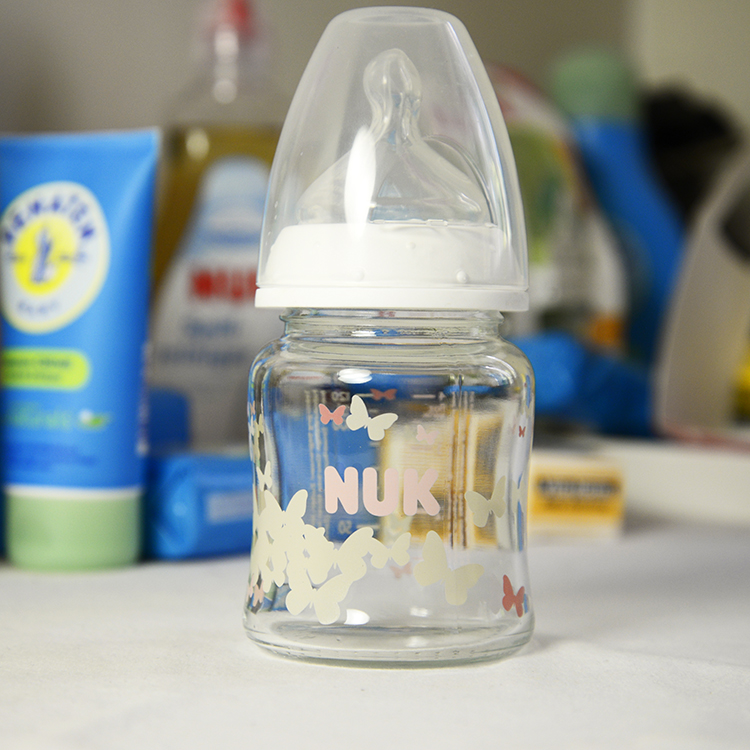 NUK玻璃奶瓶婴儿宽口径防胀气硅胶奶嘴120ml现货德国代购