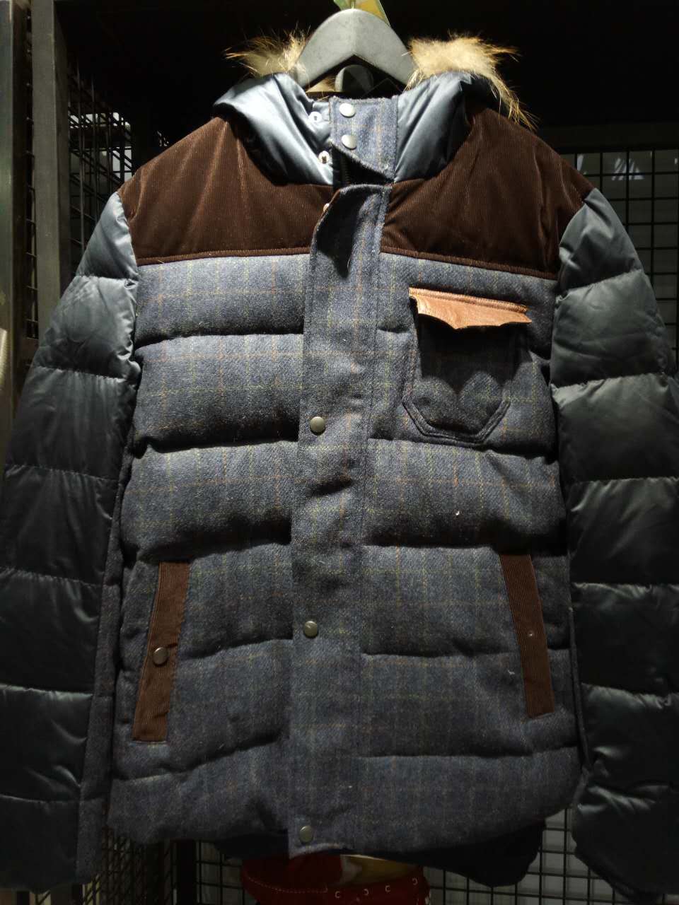 MOGAO摩高男装冬季商场反季烫绒毛呢连帽羽绒服861253046