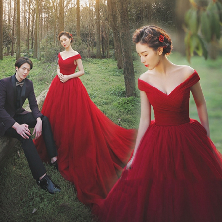 新款影楼服装主题婚纱长拖尾摄影情侣装红色礼服拍照艺术个人写真