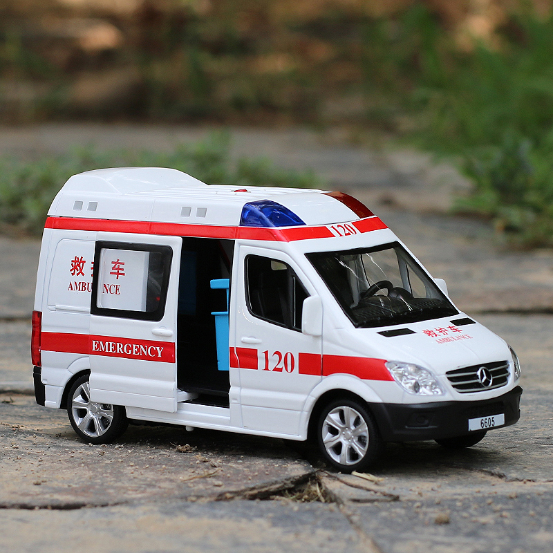 合金救护车模型1:32奔驰120救护车警车仿真儿童男孩玩具回力汽车