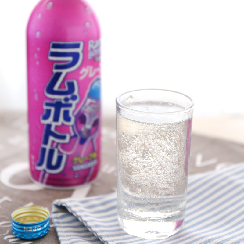 日本进口SANGARIA三佳利葡萄味波子汽水碳酸饮料饮品铝瓶装500g