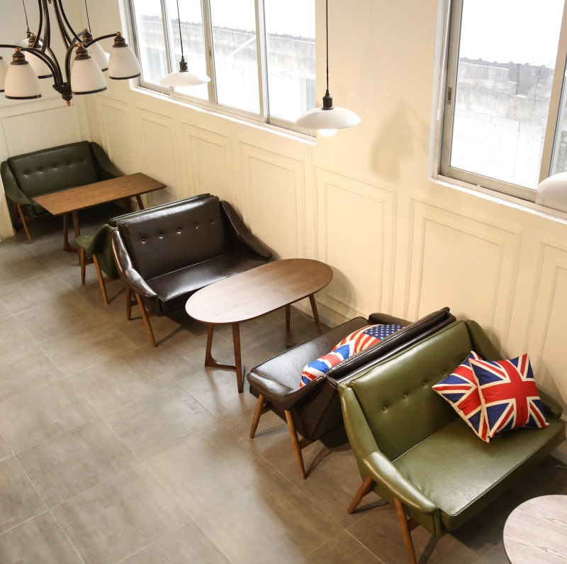 北欧咖啡厅沙发奶茶甜品店卡座洽谈实木沙发慢吧网咖沙发桌椅组合