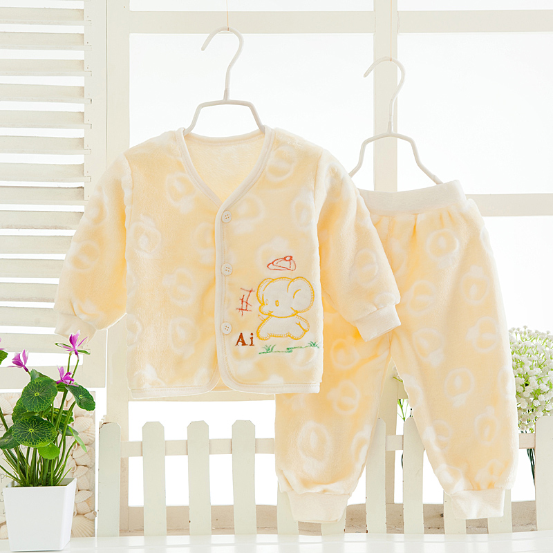 婴儿衣服珊瑚绒保暖套装秋冬套装男女童宝宝衣服新生儿法兰绒棉衣