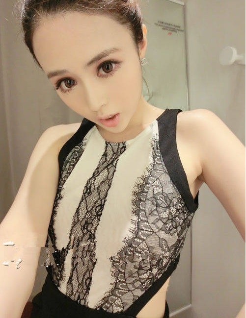美丽印象韩版新2013夏季女装气质名媛腰部挖空蕾丝拼接修身连衣裙