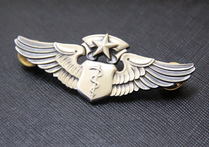 USaf原品二战纯银STERLING高级救护徽章胸章原品送木盒3英寸