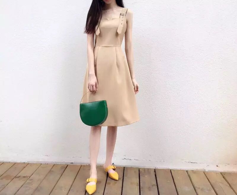 LT 17夏新款女装韩版金属扣扣收腰显瘦背带裙杏色显白连衣裙