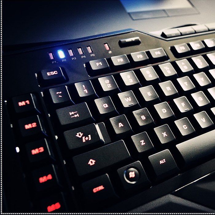 Roccat/冰豹 ISKU冥光豹键盘 ISKU FX坦克世界专用竞技游戏键盘