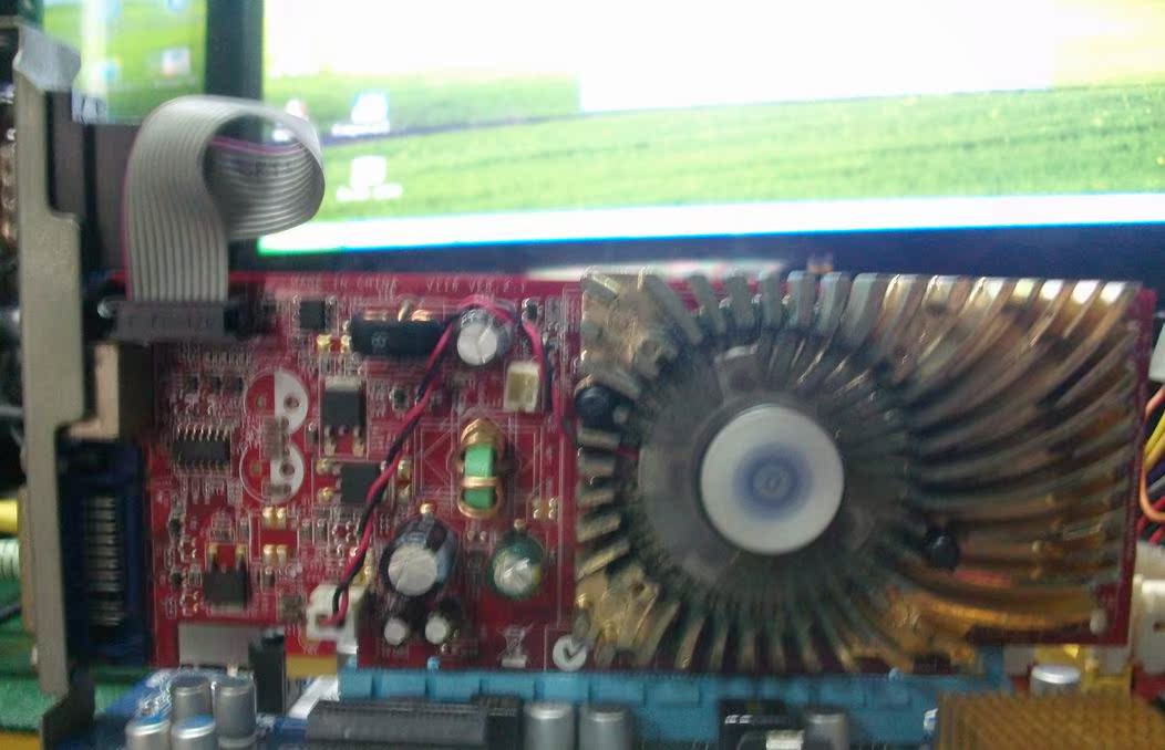 显卡NVIDIA Geforce 8400GS 512M ddr2 PCI-E显卡小机箱半高刀卡