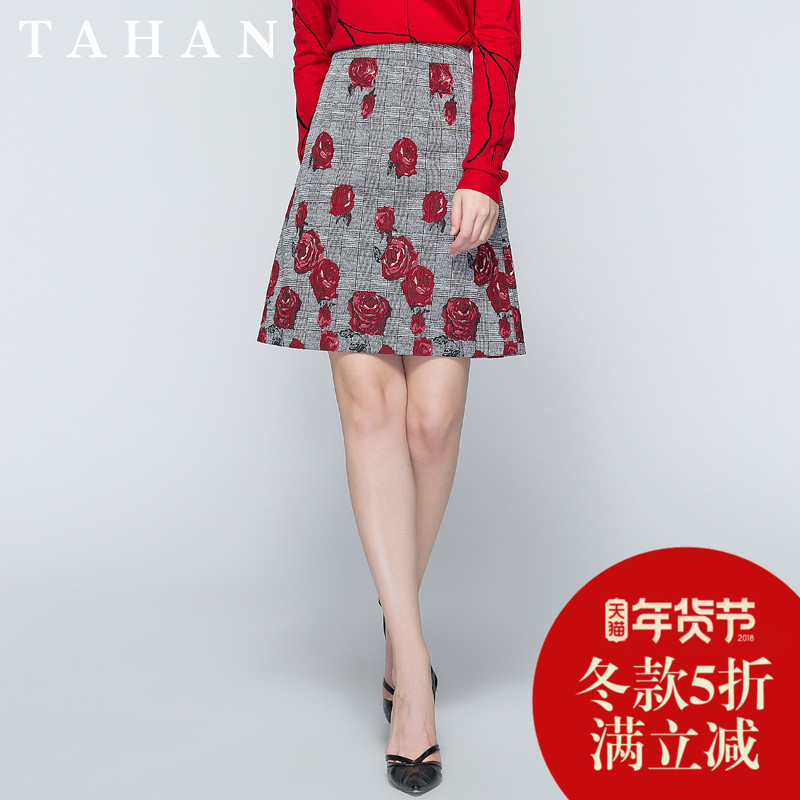 TAHAN/太和2017年秋冬新款玫瑰花印花百搭修身半身裙TAG41D302