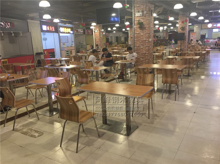 KFC餐桌椅 组合4人位分体快餐小吃酒饭店简约曲木纹棕色组装桌椅