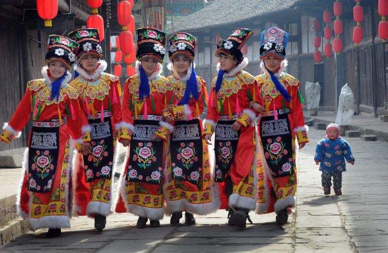 羌族服装服饰少数民族舞蹈演出表演服装盛装舞台装坐花夜舞蹈群舞