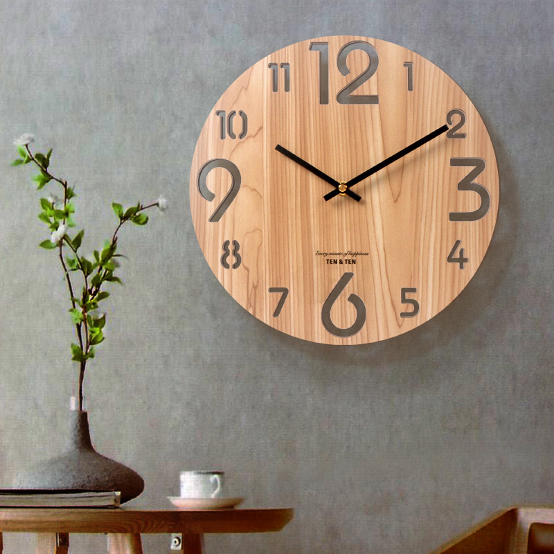 现代简约钟表时尚挂表北欧挂钟客厅石英钟家用创意静音木纹时钟
