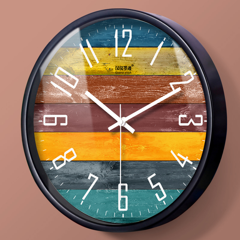 北欧创意木纹大号静音挂钟现代时尚欧式客厅个性卧室石英时钟表